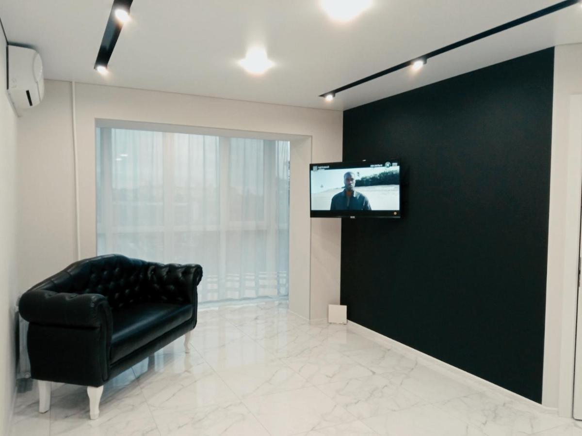 Vip Апартаменты. Центр, Проспект Мира 35 Kryvy Rih Extérieur photo